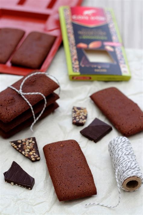 Financiers au chocolat et éclats de noisettes et amandes caramélisées