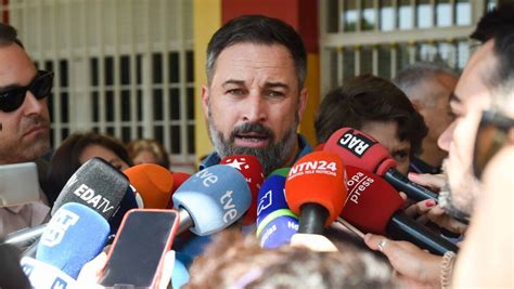 Abascal sobre la dimisión de Rubiales Sánchez ha puesto a centenares