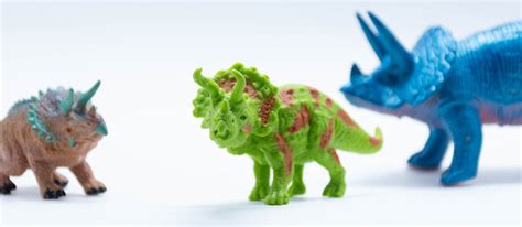 What dinosaur holds the record as the world's longest carnivore?