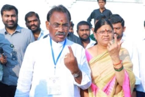 Munugode By Election Trs Leading In Tight Contest