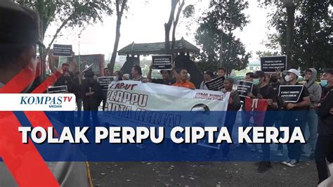 Mahasiswa Gelar Demo Tolak Perpu Cipta Kerja Youtube