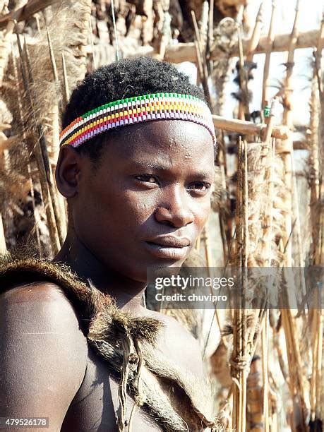 San Bushmen Hunters Photos And Premium High Res Pictures Getty Images