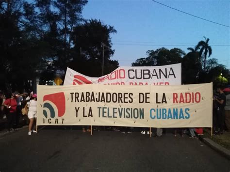 Cámaras Y Micrófonos En La Plaza Fotos Radio Reloj Emisora Cubana De La Hora Y Las Noticias