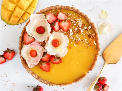 Healthy Vegan No Bake Mango Tart