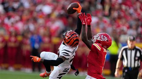 Bengals Cam Taylor Britt Makes Incredible 1 Handed Interception On