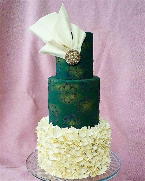 The Best Emerald Green Wedding Cake Design 2024 Clowncoloringpages