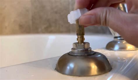How You Can Temporary Fix a Leaky Bathtub Faucet? [Solved] - Faucet Fam