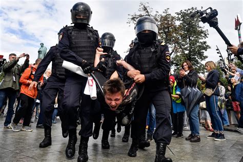 Russie Nouvelle Manifestation R Prim E Moscou Au Moins