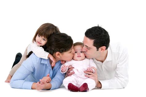 Familia Feliz Que Muestra El Afecto Foto De Archivo Imagen De