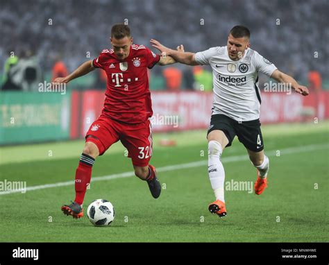 Bayern Munichs Joshua Kimmich Pendant Banque De Photographies Et Dimages à Haute Résolution Alamy