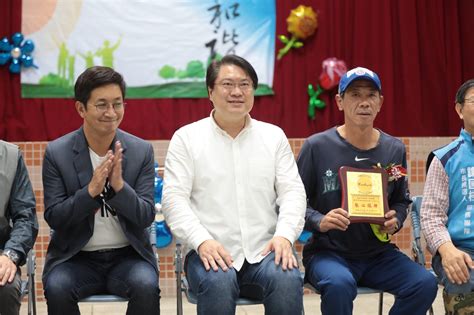 基隆市政府觀光及城市行銷處－市政新聞－暖暖區25位資深里鄰長獲表揚 林右昌感謝大家協助防疫推展