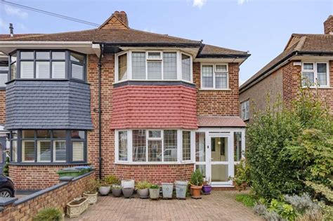 3 Bed End Terrace House For Sale In Sparrows Lane London Se9 Zoopla