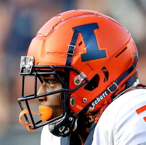 Illinois - HELMET HISTORY