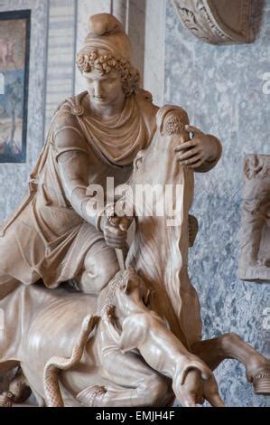 Escultura Del Dios Persa Mitra Matando Al Toro Los Museos Del Vaticano