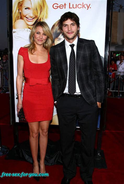 Cameron Diaz Showing Her Small Tits To Paparazzi And Posing Sexy Porn