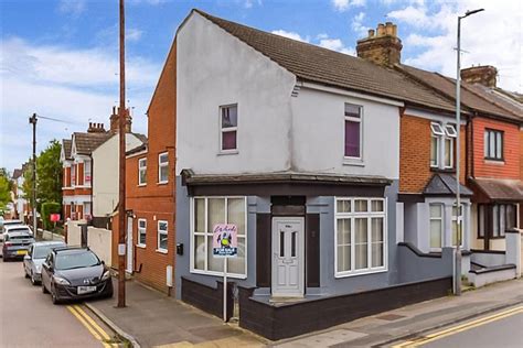 3 Bed End Terrace House For Sale In Canterbury Street Upper Gillingham