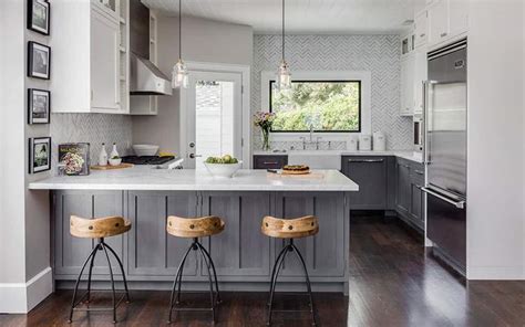 40 Romantic And Welcoming Grey Kitchens For Your Home