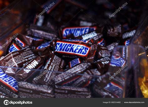 Tyumen Russia October 2023 Snickers Famous Chocolate Bar Shelves Store ...