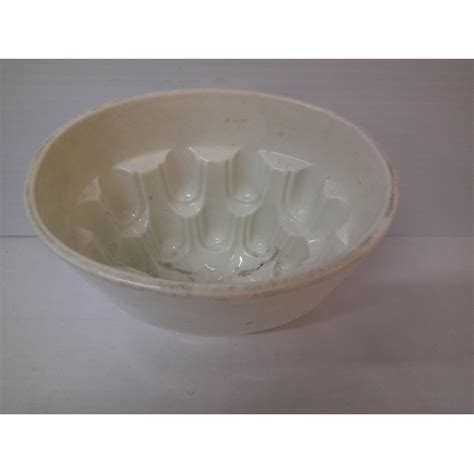 1st Period Belleek Jelly Mould 22cmd X 155cmh