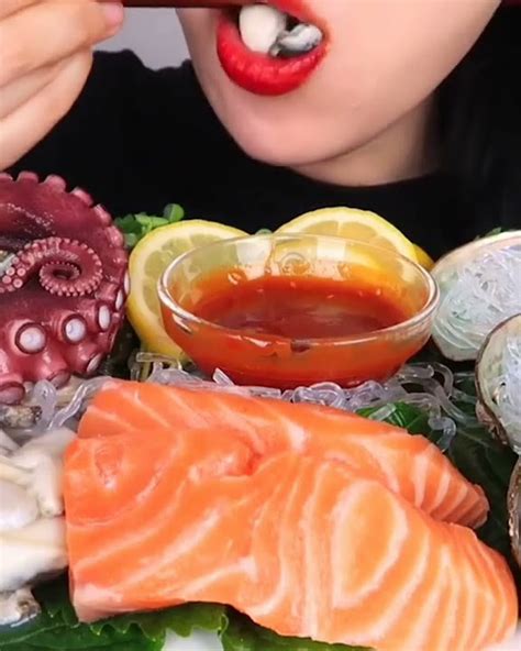 Asmr Raw Seafood Giant Octopus Oyster Salmon 대왕 문어 굴 연어 전복회 해산물 손질