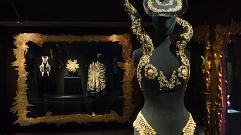 Cultura Tessile Shocking Una Mostra Dedicata A Elsa Schiaparelli