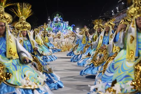 Fotogaleria Confira Como Foi O Primeiro Dia De Desfiles Das Escolas De