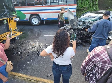 Vehículo reducido a chatarra tras accidente en la cuesta El Coyol Vos TV