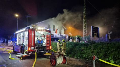 Fotos Feuerwehreinsatz Nach Brand In Bahnhofstra E In Bad Endorf