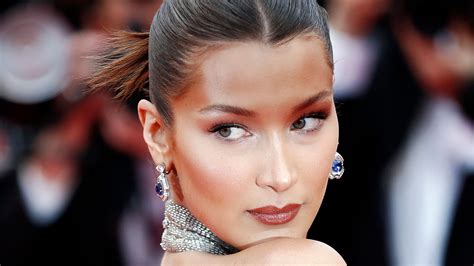 How To Get The Hyper Chiseled Model Cheekbones Look With Contour 0