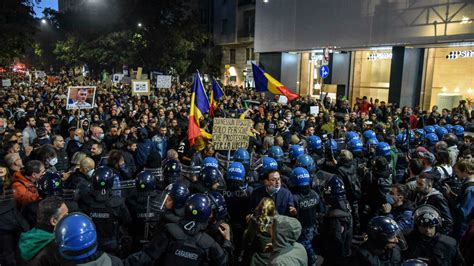 Il Bilancio Del Corteo No Green Pass A Milano Due Arresti E Otto Denunce