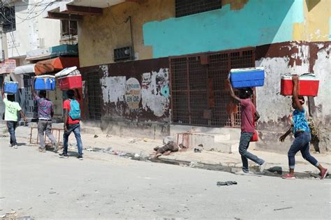 Heavy Gunfire Near Haitis National Palace In Port Au Prince The Straits Times