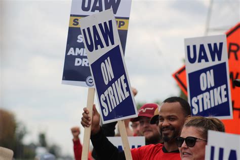 A Day After Striking At Sterling Heights Stellantis Plant Uaw Expands