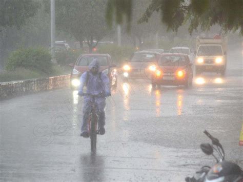 Imd Forecasts Heavy Rains In Several Districts Of Telangana Several