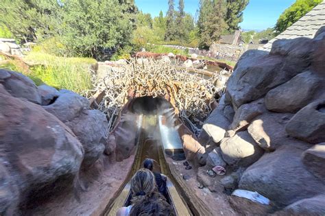 Disneyland Finally Announces Closing Date For Splash Mountain