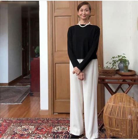 This 60 Year Old Japanese Grandma Is Super Hot Fashionable Elegant And High End With A