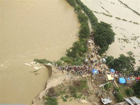 南亚洪水肆虐：800多人死亡，2400万人受灾洪水孟加拉国印度新浪新闻