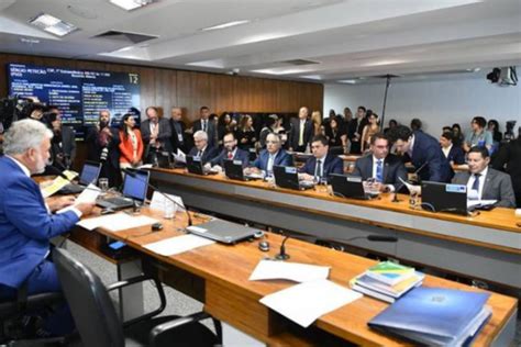 Comissão do Senado aprova projeto que limita as saidinhas de presos