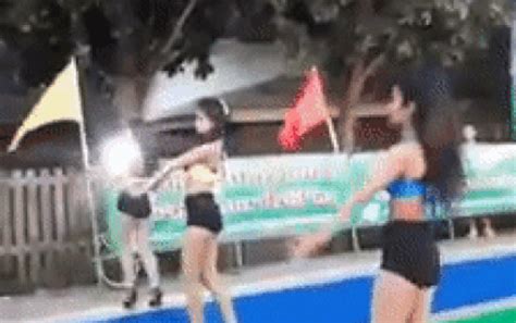 V N Di N Bikini Nh Y T I S Ki N T Thi N G Y Ph N C M