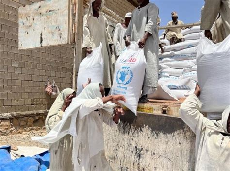 برنامج الأغذية العالمي يعلّق المساعدات لنحو 800 ألف شخص في السودان