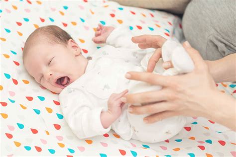 15 Home Remedies To Soothe A Colicky Baby - Being The Parent