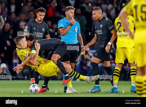 PARIS FRANCE SEPTEMBER 19 Nico Schlotterbeck Borussia Dortmund