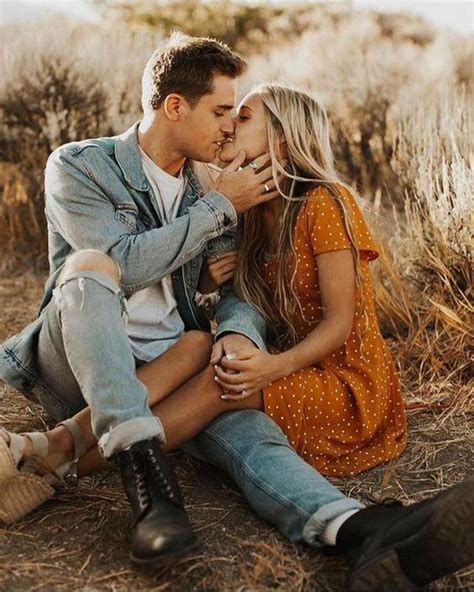 23 Creative And Romantic Couple Photo Ideas