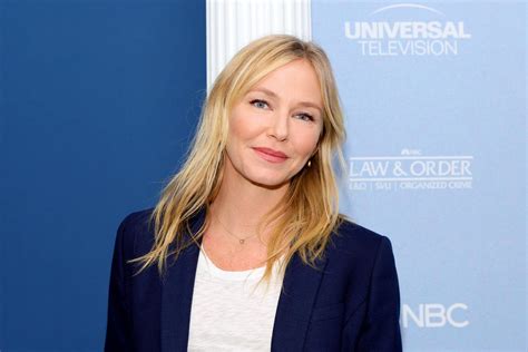 Law Order SVU Veteran Kelli Giddish Returns For Season 25 Premiere