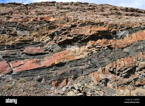 Sandstone outcrop layers hi-res stock photography and images - Alamy