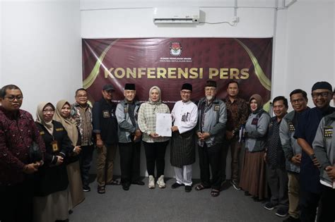 Kembali Tampil Hardi Hood Resmi Daftar Ke KPU Sebagai Calon DPD RI