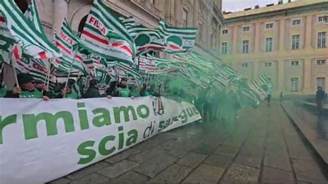 Fermiamo La Scia Di Sangue In Piazza De Ferrari Il Presidio Della