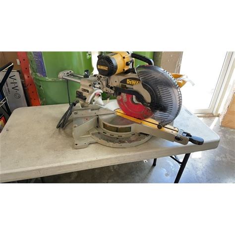 Dewalt 10 Inch Double Bevel Sliding Compound Miter Saw Dw717 Tested