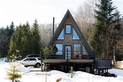 Wooden Triangle Country Tiny Cabin House With Hot Tub Spa And Suv Car