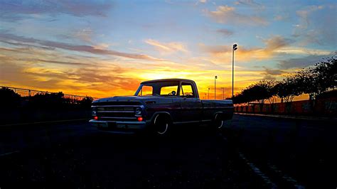 Sean Fogil F100 Truck Sunset — Autoxandtrack