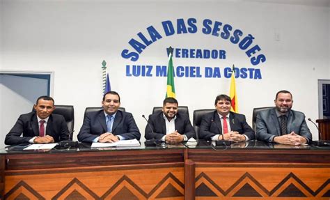 Mesa Diretora Da C Mara Municipal De Cruzeiro Do Sul Reeleita Para O